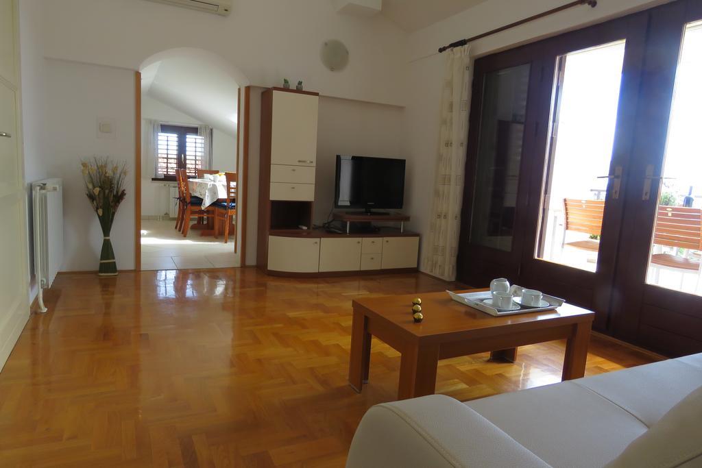 Apartman Rincic Apartment Pakostane Bagian luar foto